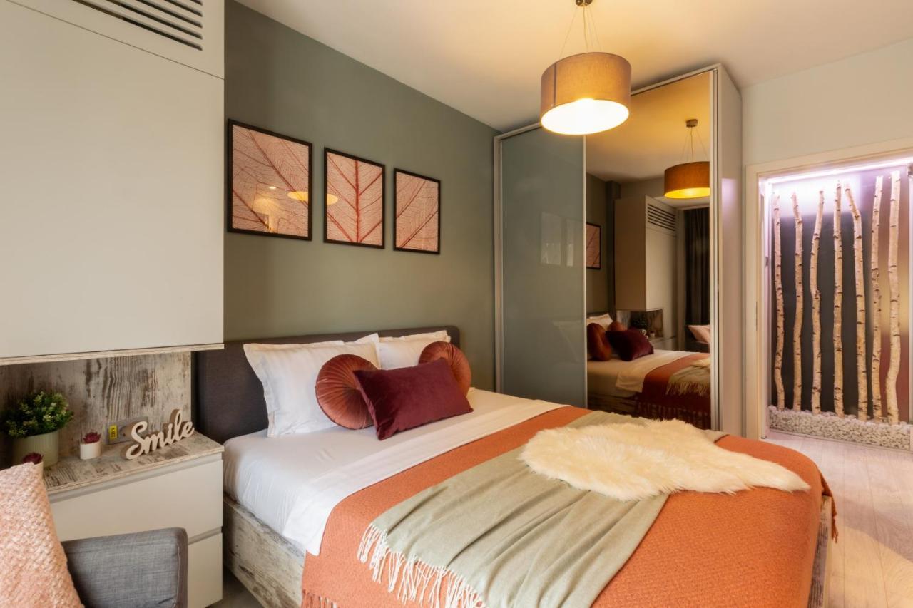 Modern 1Br Apt In The Old Town: The Perfect Choice Bukarest Kültér fotó