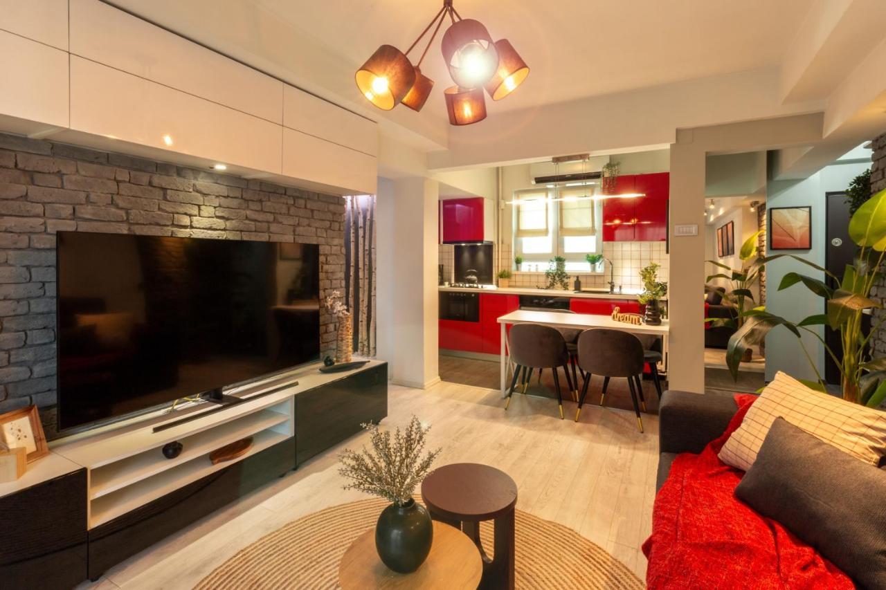 Modern 1Br Apt In The Old Town: The Perfect Choice Bukarest Kültér fotó