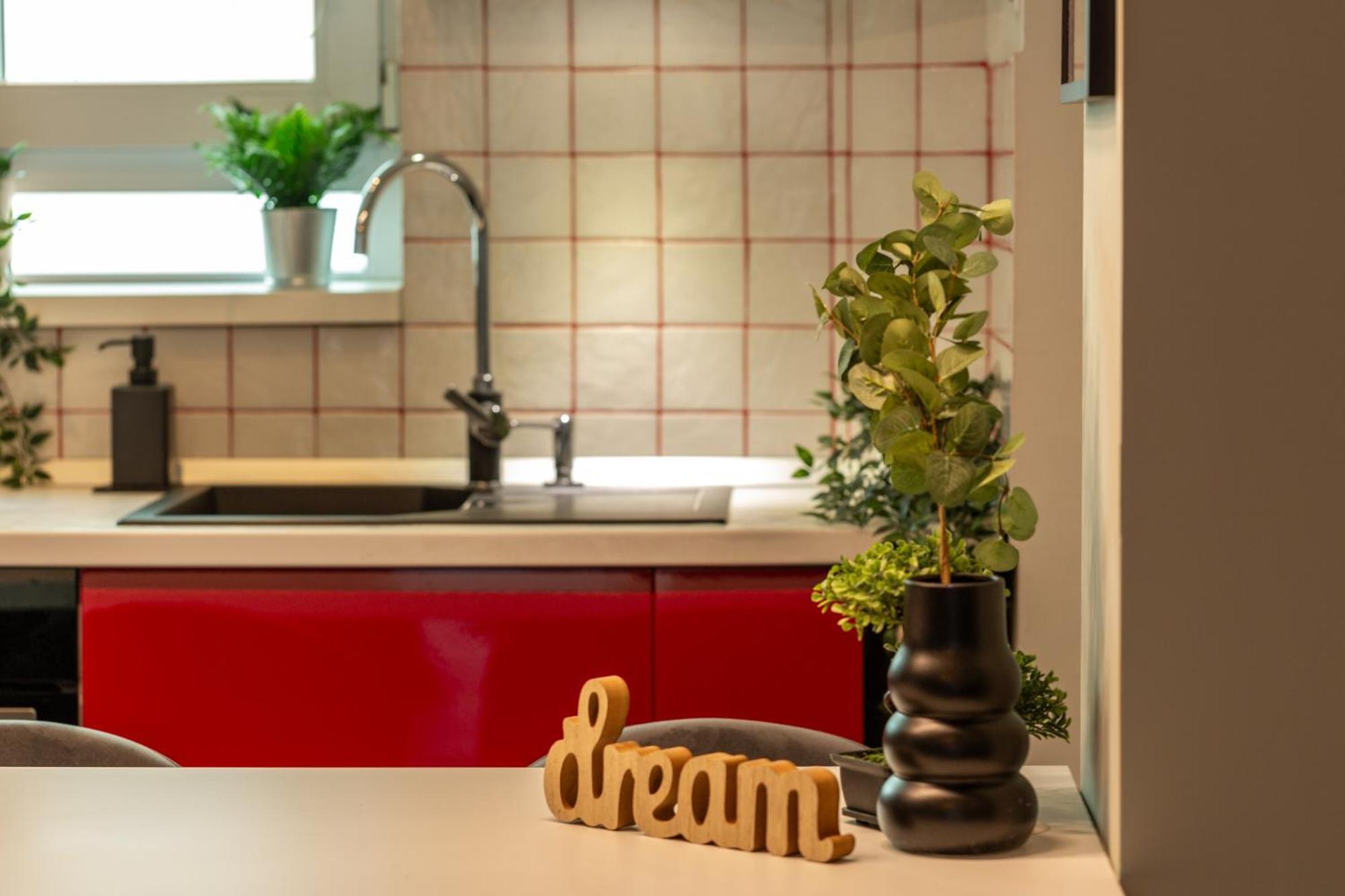 Modern 1Br Apt In The Old Town: The Perfect Choice Bukarest Kültér fotó