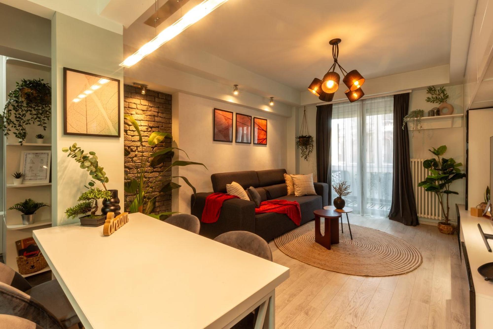 Modern 1Br Apt In The Old Town: The Perfect Choice Bukarest Kültér fotó